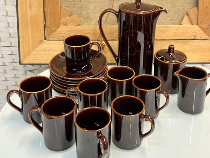 Vintage koffieservies Royal Sphinx: koffiepot, melkkan, suikerpot, 8 kopjes en 7 schoteltjes donkerbruin - Afbeelding 2